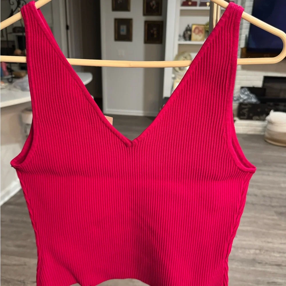 Babaton Ribbed V-Neck Tank Top - Fuchsia - Picture 2 of 3